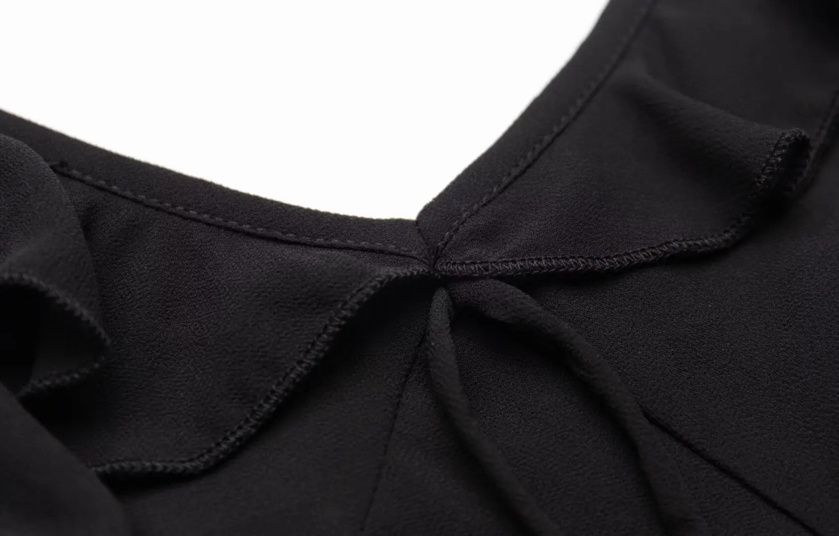 2024 Summer New Homemade Misty Elegant Gentle Sexy Style Flower V-neck Low cut Diagonal Cut Silk Dress - Image 4