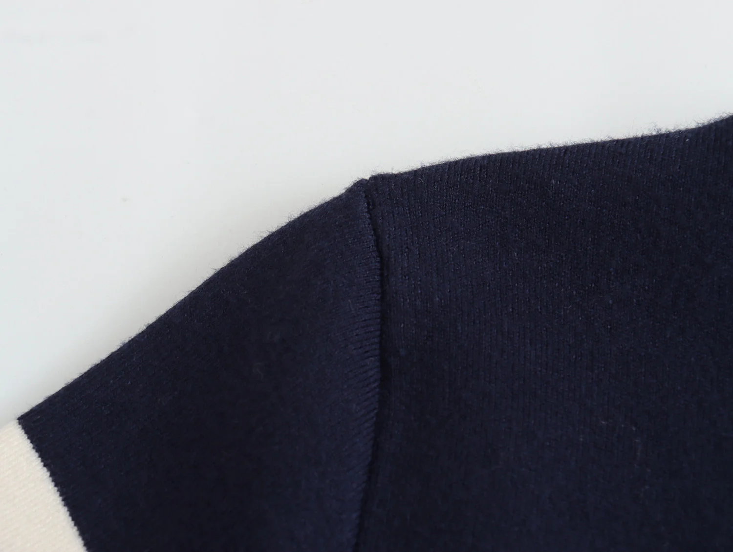 New Women's Clothing European And American Style Fashionable Temperament Commuting Slim Fit Striped Knitted Short Dress - Image 4