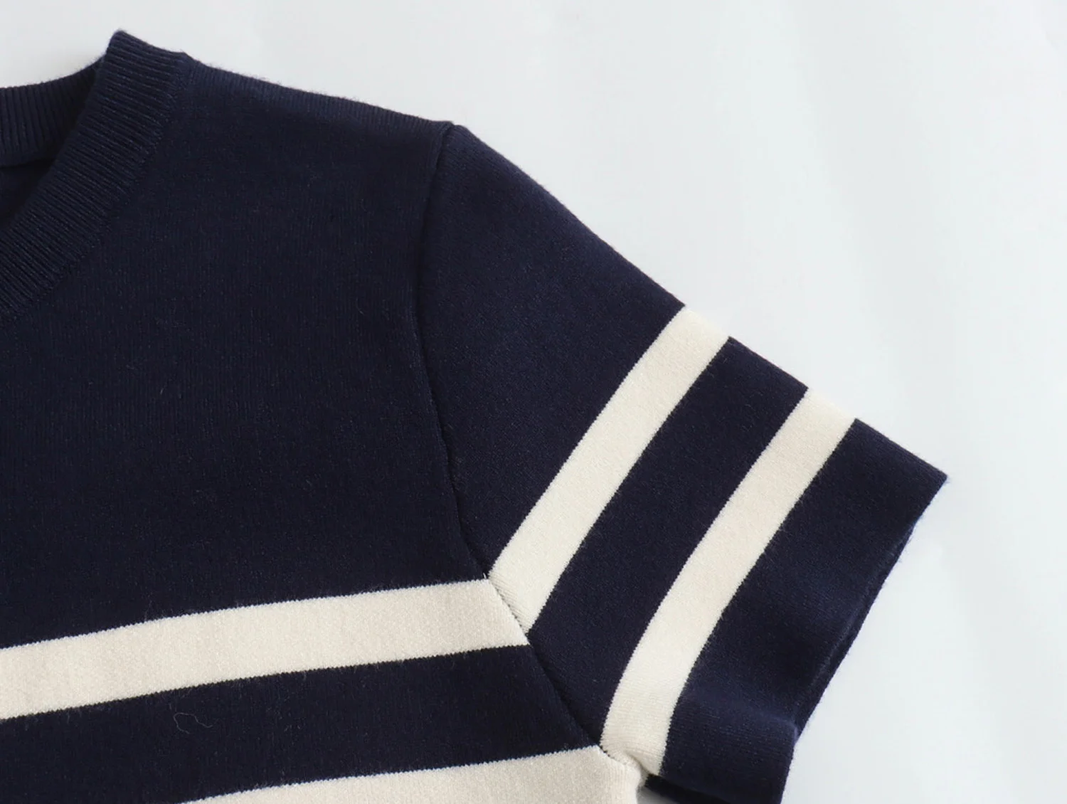 New Women's Clothing European And American Style Fashionable Temperament Commuting Slim Fit Striped Knitted Short Dress - Image 5